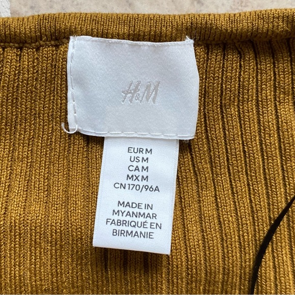 H&M Ribbed Knit Sweetheart Neckline Sweater - Size Medium - Picture 4 of 6